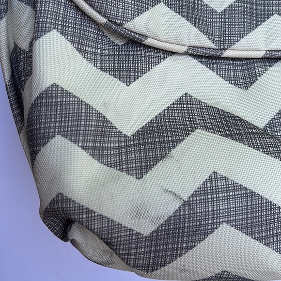 Skip Hop Dash Signature Messenger Diaper Bag Chevron Baby Toddler Kids Travel - Picture 6 of 16